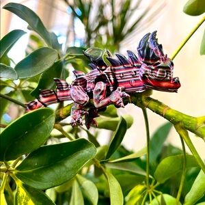 Small articulated dragon